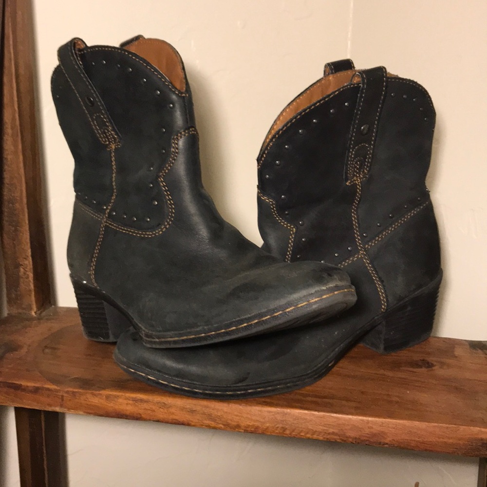 Born black heeled ankle boot cowboy style 🤠